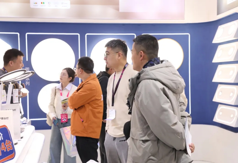 貝發(fā)集團(tuán)亮相2025上海國(guó)際眼鏡展，引領(lǐng)護(hù)眼科技新潮流